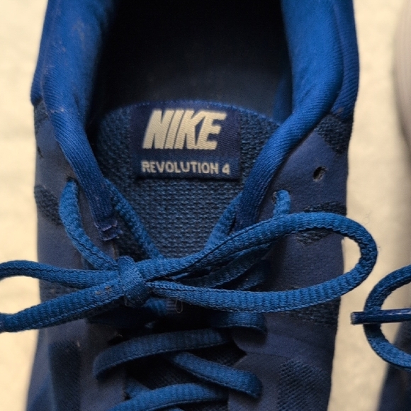 Nike Revolution 4 Men's Athletic Shoes in Blue - Picture 2 of 8